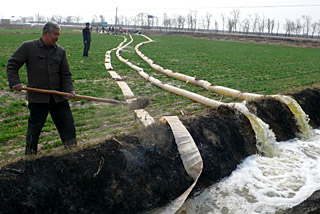 今年春季我国北方旱情严重,导致大量农田减产