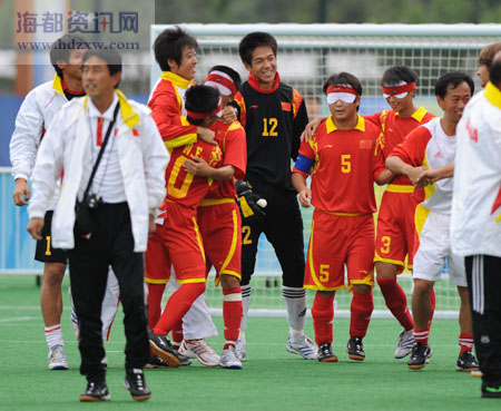 中国盲人足球队挺进决赛(2)