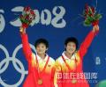 图文-跳水女子双人10米台决赛 王鑫陈若琳获得金牌