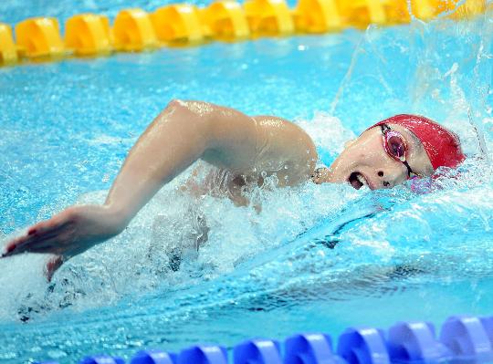 图文-女子4x200米自由泳摘银 杨雨划水瞬间