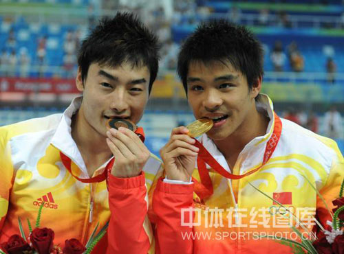 图文-[奥运]男子跳水三米板决赛 中国双星金银牌