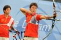 图文-中国男团获得铜牌 中国选手姜林在决赛中
