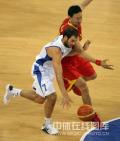 图文-[奥运会]中国男篮77-91希腊 李楠防斯潘