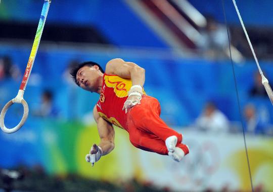 图文-奥运男子体操资格赛开战 动作干净利落