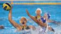 图文-女子水球三四名决赛 水中的战斗