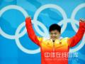 图文-龙清泉获男举56公斤级冠军 向观众亲切致意