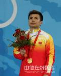 图文-男子举重62公斤张湘祥夺得金牌 此时在想啥