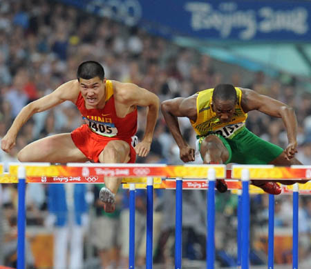 China's Shi Dongpeng sails into men's 110m hurdles semifinals