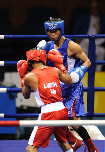 Jongjohor wins first boxing gold of Beijing Olympics