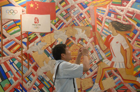 Olympic fine arts exhibition opens in Beijing