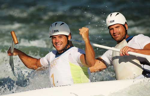 Photo: Slovakia's Hochschorner brothers win third Olympic gold