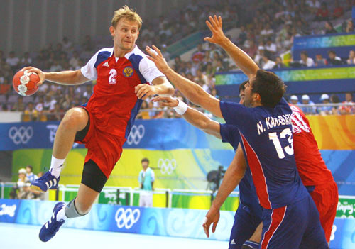 Photos: France downs Russia to advance to Men's Handball semifinal