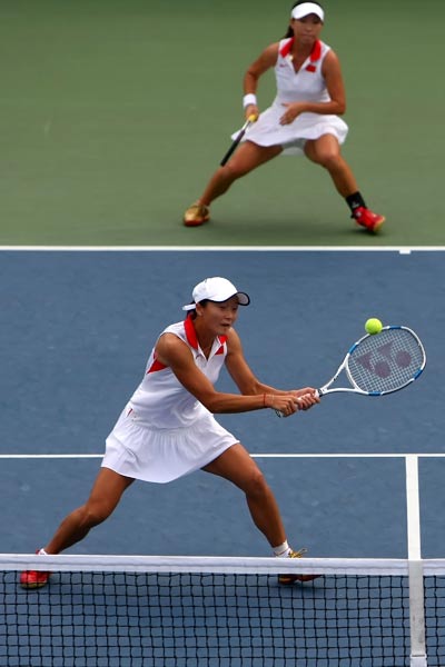 Yan and Zheng delight Tennis crowd