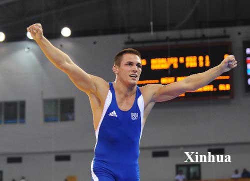 Luchador Guenot gana primer oro para Francia en Beijing 