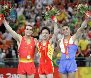 El chino Zou Kai gana el oro en ejercicios de piso 