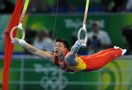 El chino Chen Yibing gana el oro olímpico en anillas 