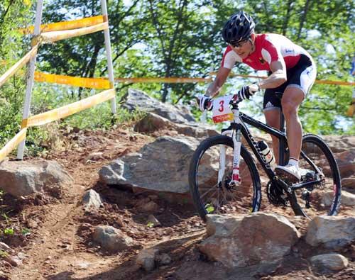 La alemana Sabine Spitz gana oro de bicicleta de montaña 