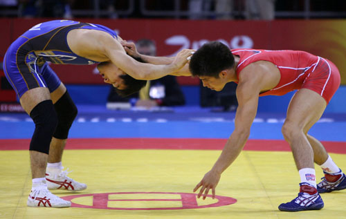 Lutte libre 55kg (H) – L'Américain Henry Cejudo couronné