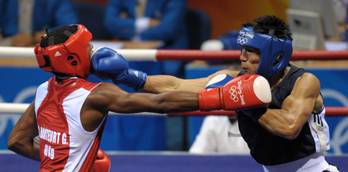 Boxe 69kg(H) : Le Kazakh Bakhyt Sarsekbayev en or