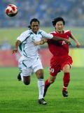 图文-[奥运会]女足朝鲜1-0尼日利亚 伊比积极拼抢