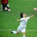 图文-[奥运会]中国女足2-1瑞典 徐媛庆祝进球