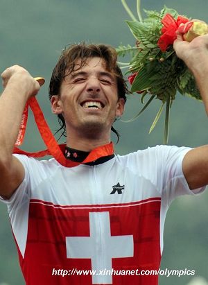 Schweiz gewinnt erstes Gold im Zeitfahren