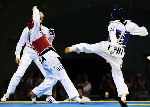 Wu Jingyu holt beim Taekwondo der Damen bis 49 KilogrammGold