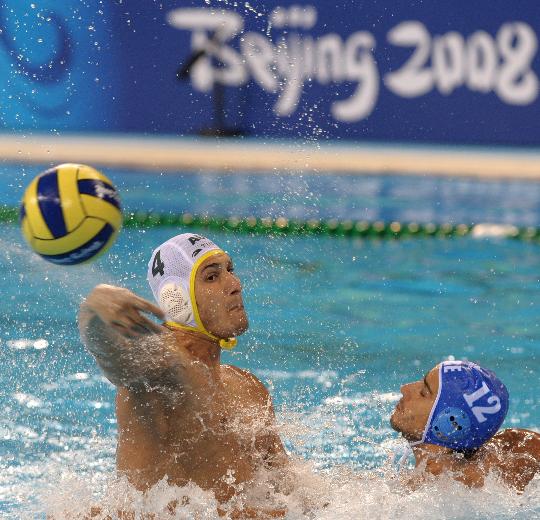 图文-水球男子预赛澳大利亚胜希腊 菲廖利送出妙传