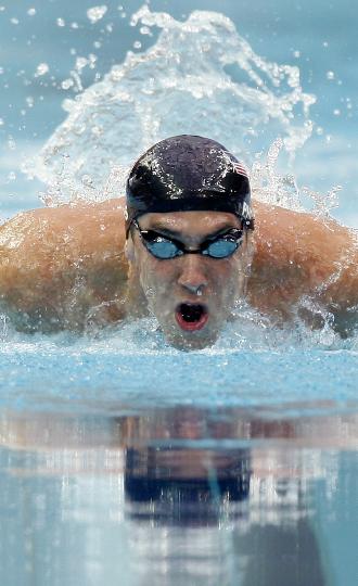 图文-菲尔普斯200米蝶泳破纪录夺金 水中飞鱼