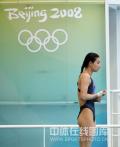 图文-奥运会跳水女子三米板预赛 郭晶晶准备登场