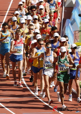 图文-北京奥运会男子20公里竞走 慢慢的有微小距离