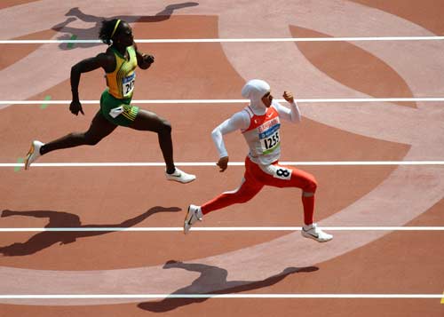 图文-奥运女子200米预赛打响 把自己包裹得很严