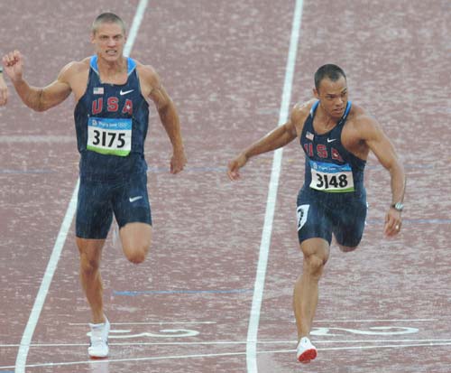 图文-十项全能100米赛况 两名美国选手互不相让