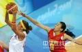 图文-[奥运会]中国女篮67-64西班牙 苗立杰背后封盖