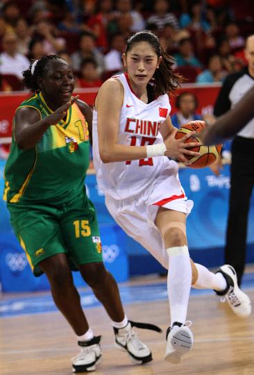 图文-[奥运]中国女篮69-48马里 对手跟不上她脚步