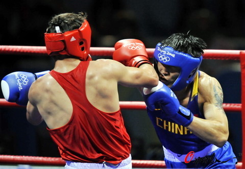 图文-拳击81公斤级中国收获金牌 拳来拳往