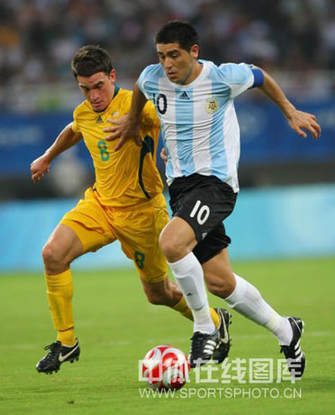 图文-[男足]阿根廷1-0澳大利亚 里克尔梅控球