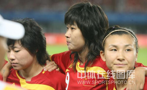 图文-[奥运]中国女足VS日本 韩端有信心继续进球