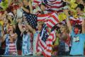 图文-女足决赛美国1-0巴西 现场的美国啦啦队