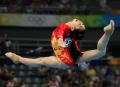 图文-中国队参加女子体操资格赛 空中的燕子