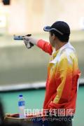 图文-庞伟夺男子10米气手枪金牌 庞伟获中国第2金