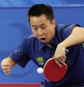 图文-奥运会19日乒乓球比赛赛况 准备反手回球