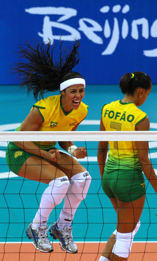 图文-女排半决赛中国0-3巴西 巴西获胜帕乌拉兴奋不已