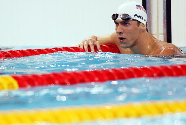 图文-男子400米个人混合泳预赛 菲尔普斯王者之气