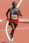 图文-男子马拉松肯尼亚选手夺金 向冠军稳步迈进