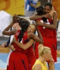 图文-[女篮决赛]美国92-65澳大利亚 庆祝胜利
