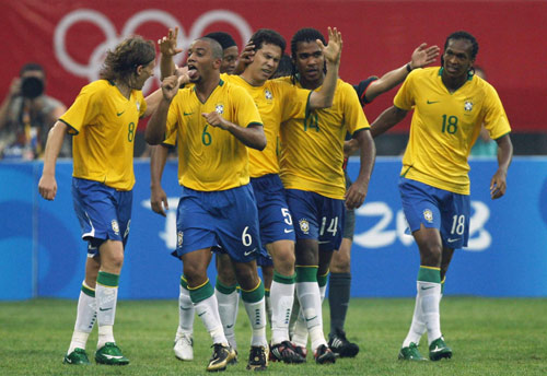 图文-奥运男足巴西1-0比利时 巴西队员表情各异