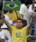 图文-奥运男足巴西VS比利时 中国球迷热情助威