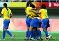 图文-巴西女足2-1挪威进入四强 巴西人热烈庆祝