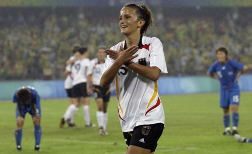 图文-女足德国2-0日本夺铜 打入关键一球